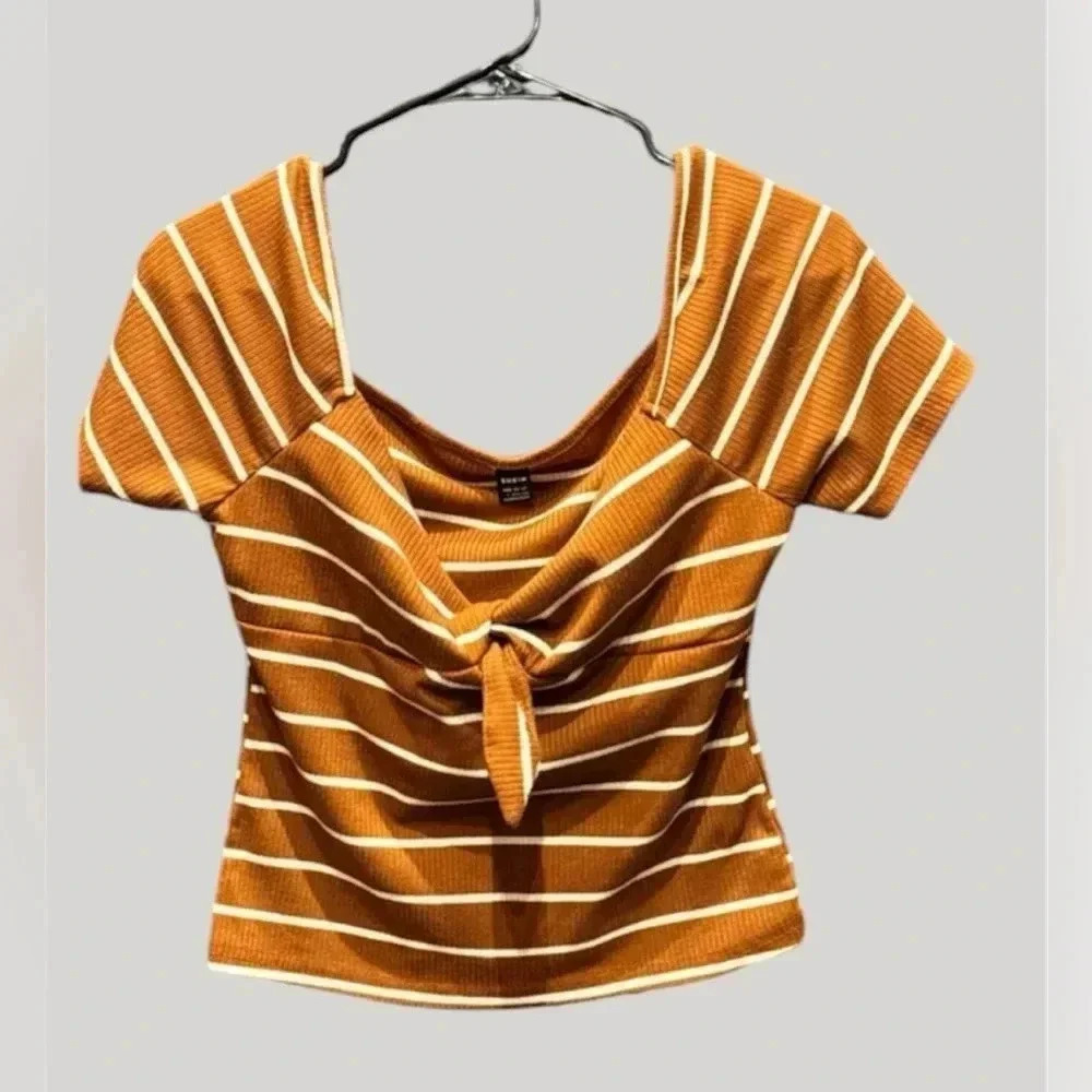 t shirt striped low cut LARGE